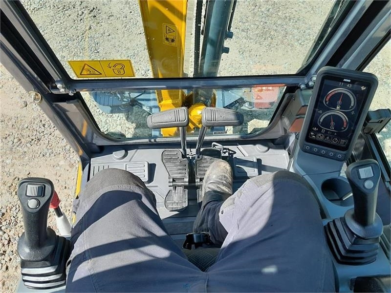 Mini excavator XCMG XE20E: picture 13