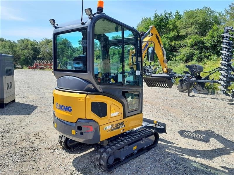 Mini excavator XCMG XE20E: picture 7