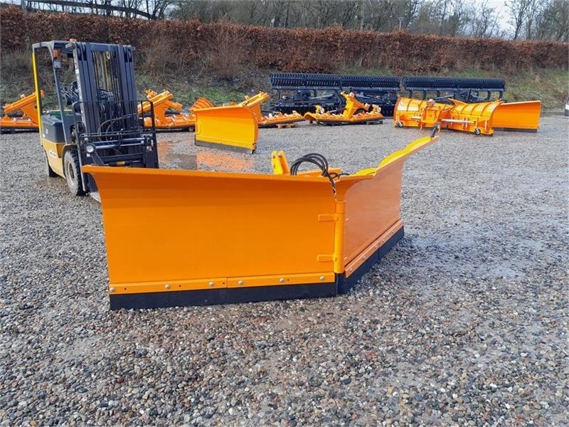 - - - fk machinery 330 - Snow plough for Agricultural machinery: picture 2 - - - fk machinery 330 - Snow plough for Agricultural machinery: picture 2