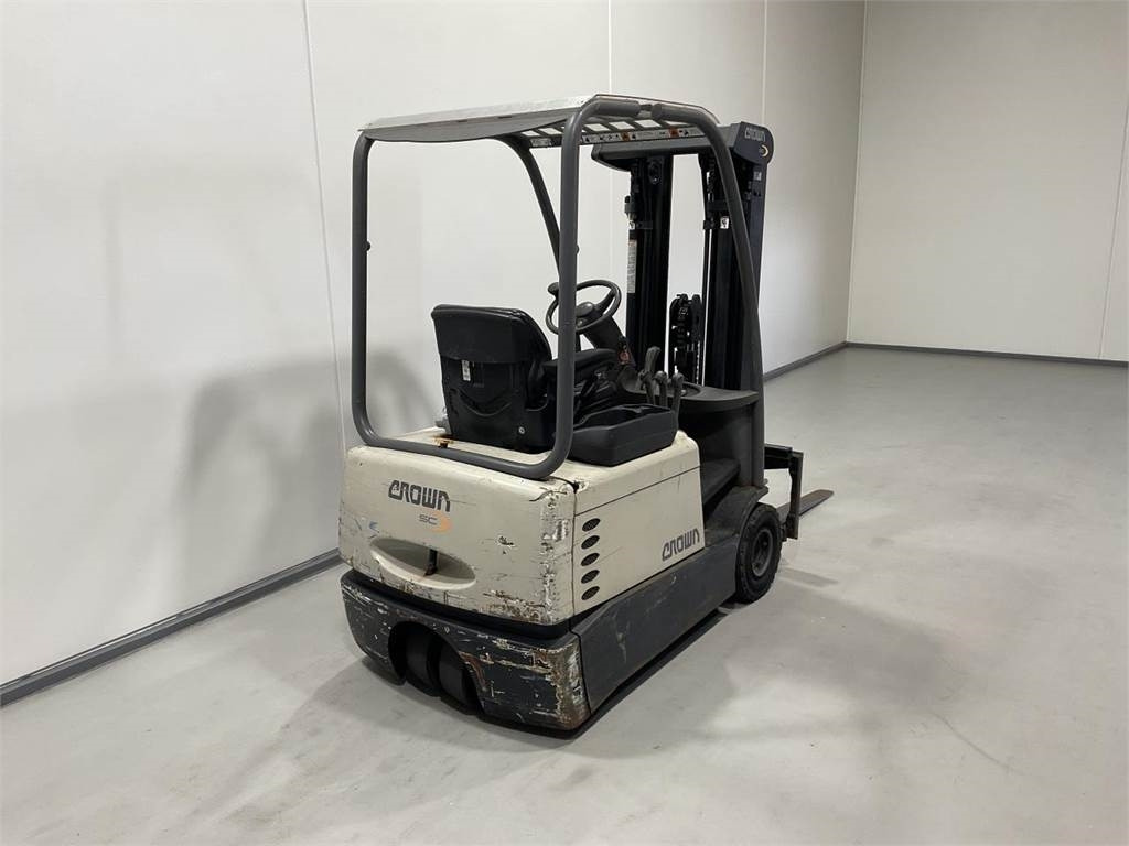 Crown SC3220-1,3 - Electric forklift: picture 2 Crown SC3220-1,3 - Electric forklift: picture 2