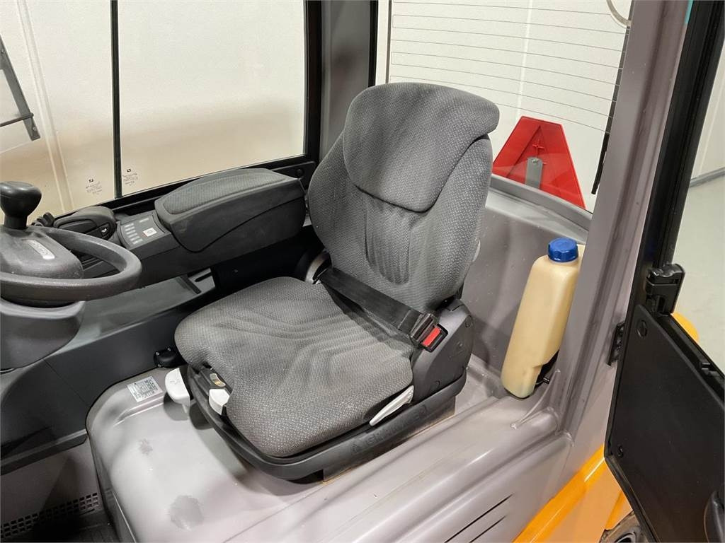 Jungheinrich EFG 320 - Electric forklift: picture 5 Jungheinrich EFG 320 - Electric forklift: picture 5