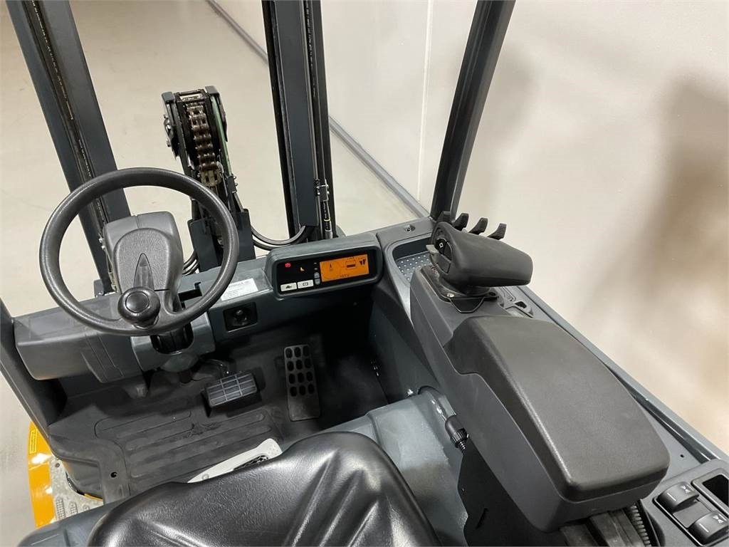 Electric forklift Jungheinrich EFG S30: picture 6