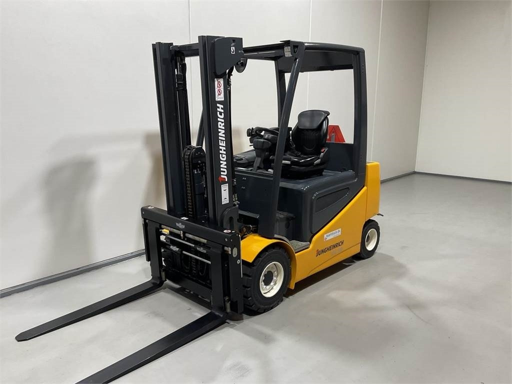 Jungheinrich EFG S30S - Electric forklift: picture 4 Jungheinrich EFG S30S - Electric forklift: picture 4