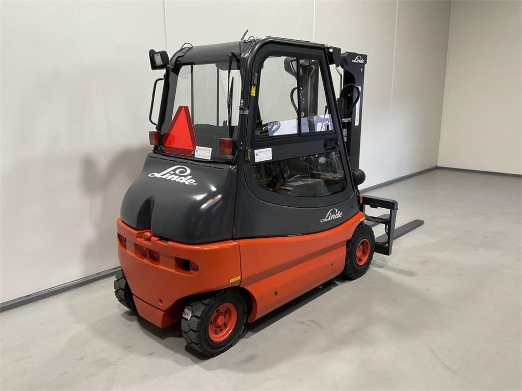 Linde E25P - 02 - Electric forklift: picture 2 Linde E25P - 02 - Electric forklift: picture 2