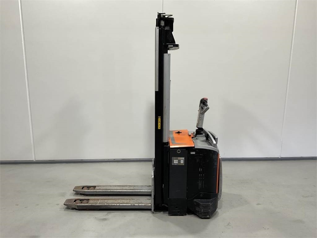 Rocla SP12ACI - Stacker: picture 3 Rocla SP12ACI - Stacker: picture 3