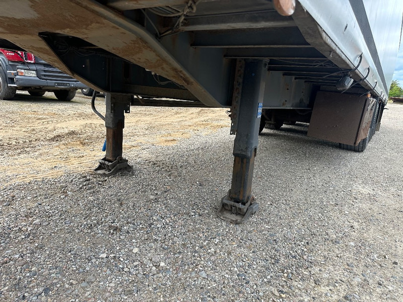 Lecitrailer Mega trailer with hydraulic roof / Poultry trailer - Livestock semi-trailer: picture 3 Lecitrailer Mega trailer with hydraulic roof / Poultry trailer - Livestock semi-trailer: picture 3