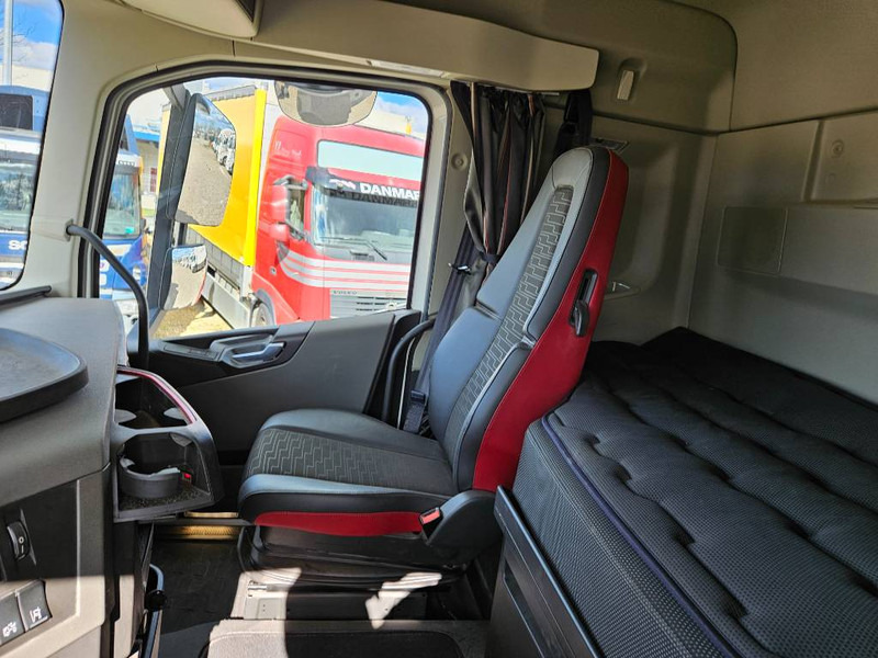 Tractor unit Volvo FH 500 // 6x2 // Hydraulik // ACC: picture 13