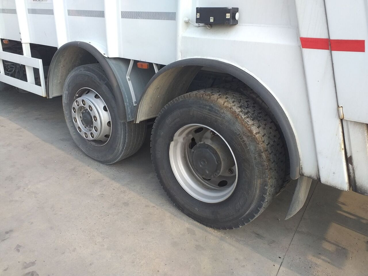 Garbage truck Mercedes-Benz Econic 2628: picture 8