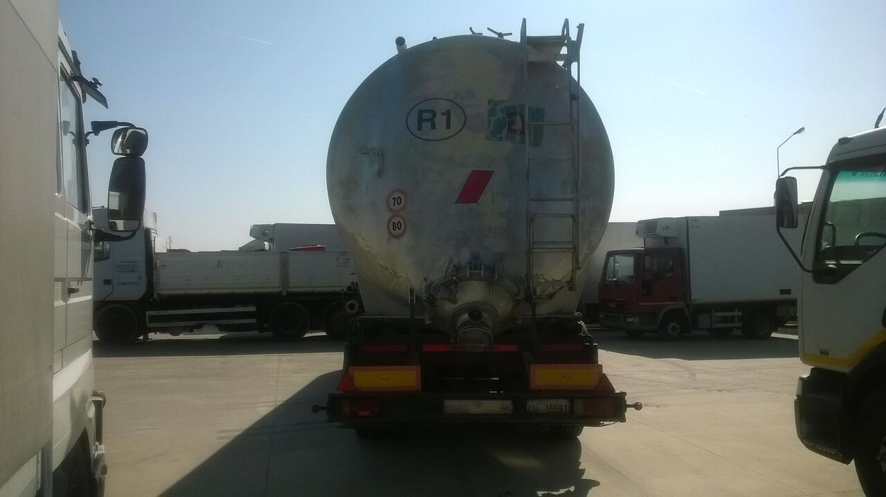 Piacenza S36 H2 T56 - Silo semi-trailer: picture 3 Piacenza S36 H2 T56 - Silo semi-trailer: picture 3