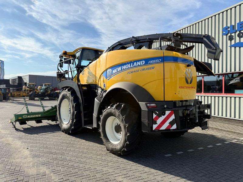 New Holland FR550 Forage Cruiser + Krone Easycollect - Forage harvester: picture 3 New Holland FR550 Forage Cruiser + Krone Easycollect - Forage harvester: picture 3