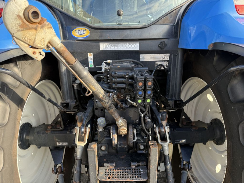 Farm tractor New Holland T6010 Plus + 750TL Voorlader: picture 9