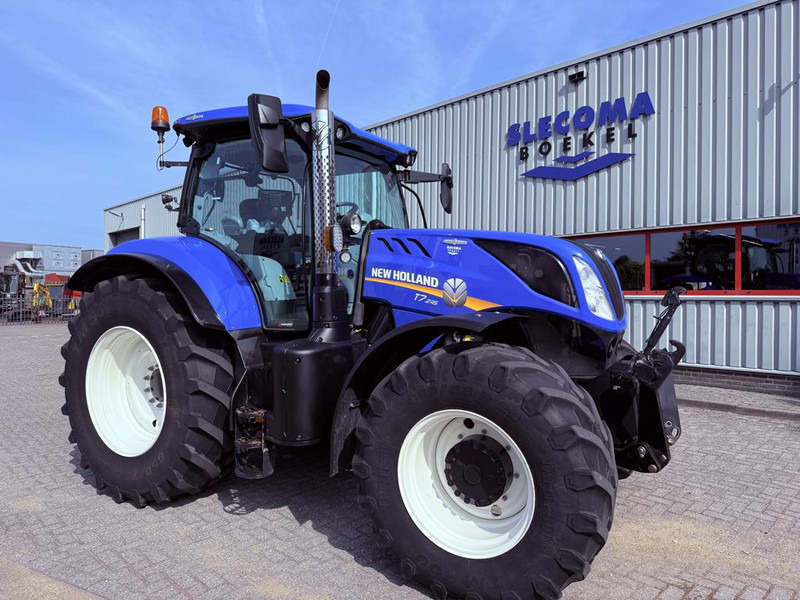 New Holland T7.245 AC STAGE V - Farm tractor: picture 2 New Holland T7.245 AC STAGE V - Farm tractor: picture 2