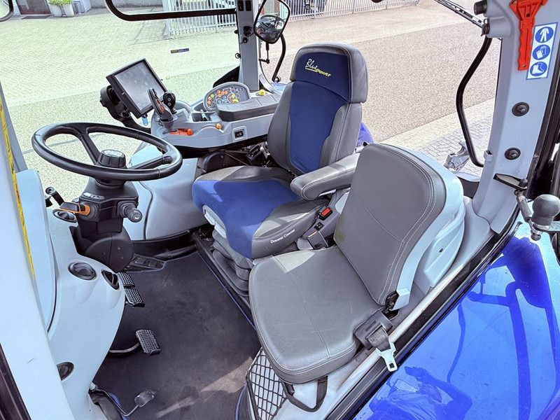 New Holland T7.270 AutoCommand Blue Power – Stage V - Farm tractor: picture 4 New Holland T7.270 AutoCommand Blue Power – Stage V - Farm tractor: picture 4