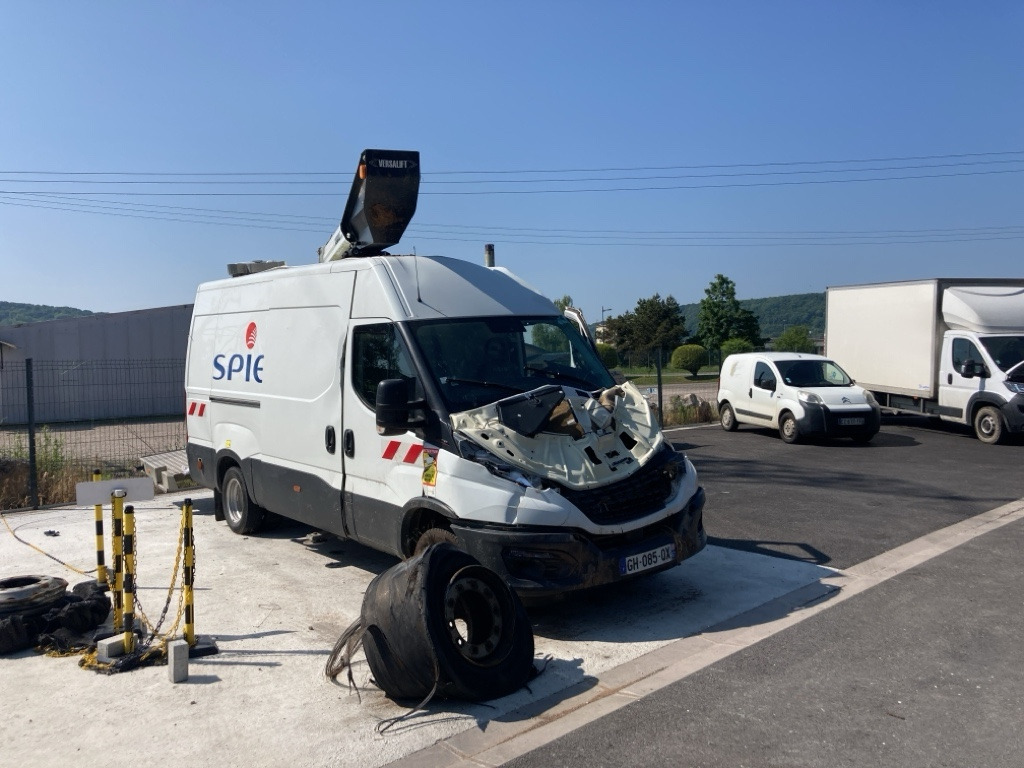IVECO DAILY FOURGON 50C18 - Truck mounted aerial platform: picture 1 IVECO DAILY FOURGON 50C18 - Truck mounted aerial platform: picture 1
