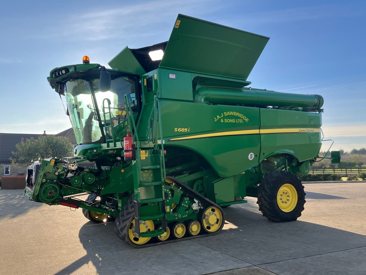 JOHN DEERE S685 TM - Combine harvester: picture 1 JOHN DEERE S685 TM - Combine harvester: picture 1
