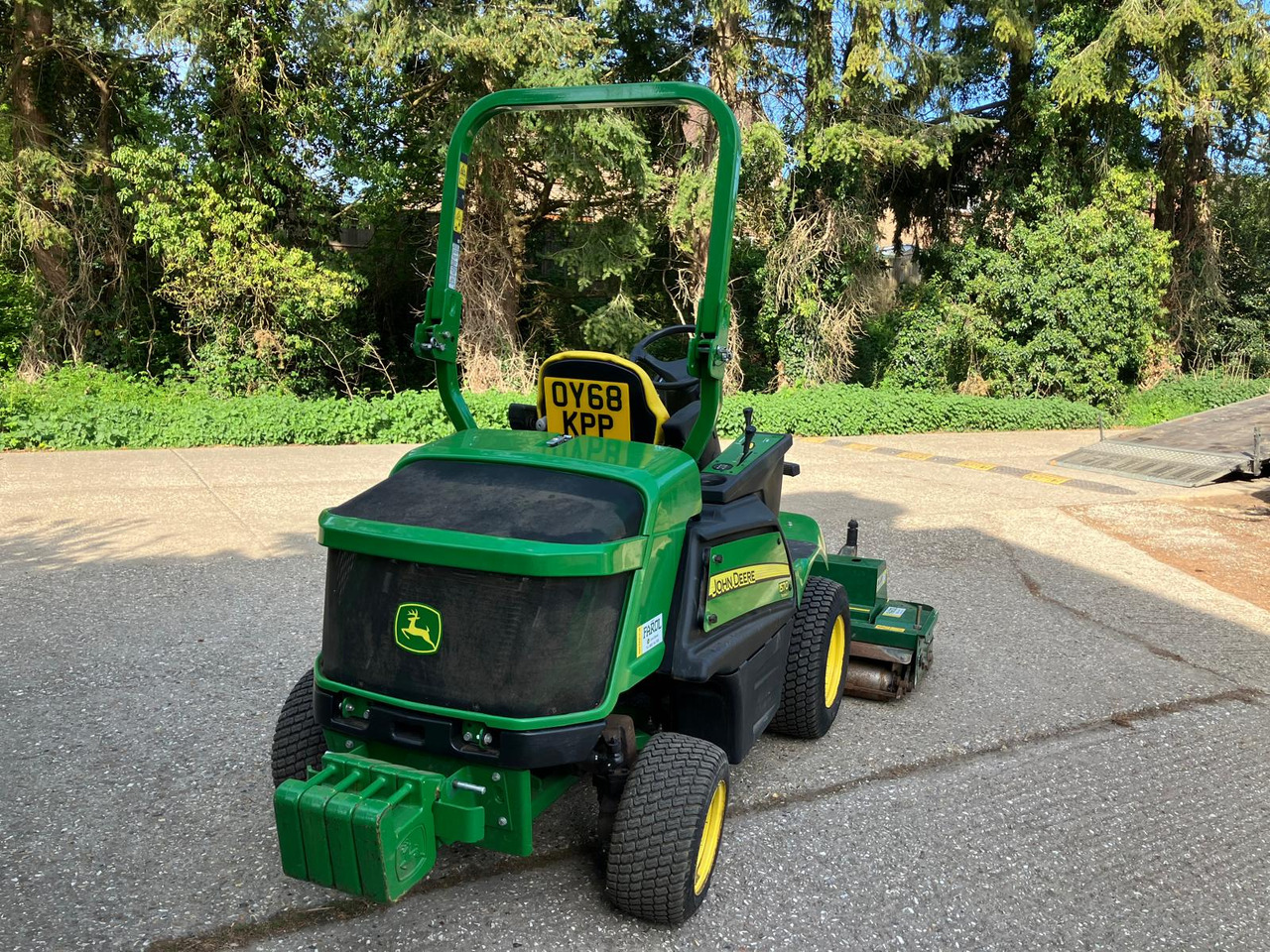 John Deere 1570 Outfront c/w Major Synergy deck - Garden mower: picture 4 John Deere 1570 Outfront c/w Major Synergy deck - Garden mower: picture 4