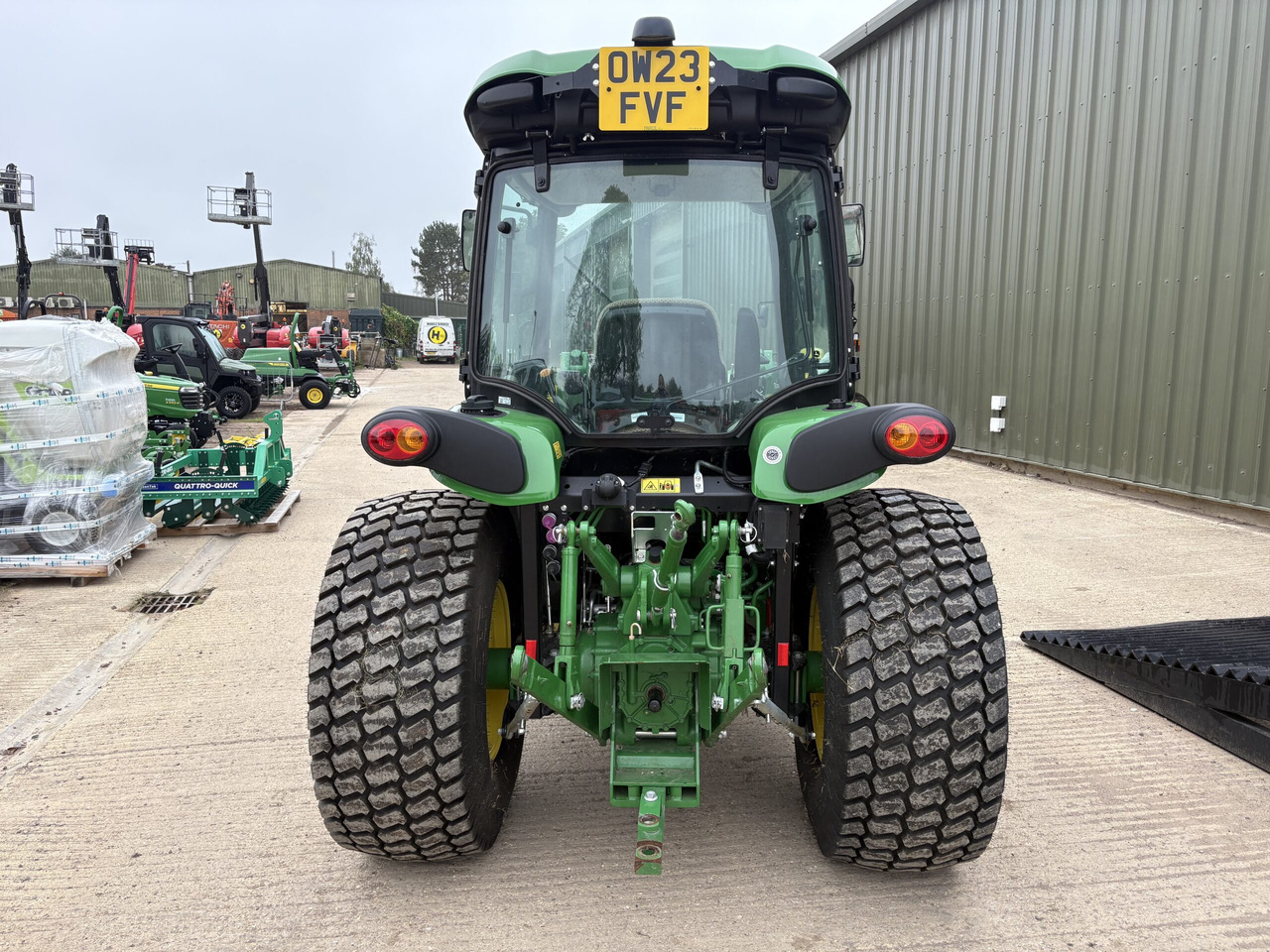 John Deere 4066 Compact Tractor with 440R loader - Compact tractor: picture 4 John Deere 4066 Compact Tractor with 440R loader - Compact tractor: picture 4