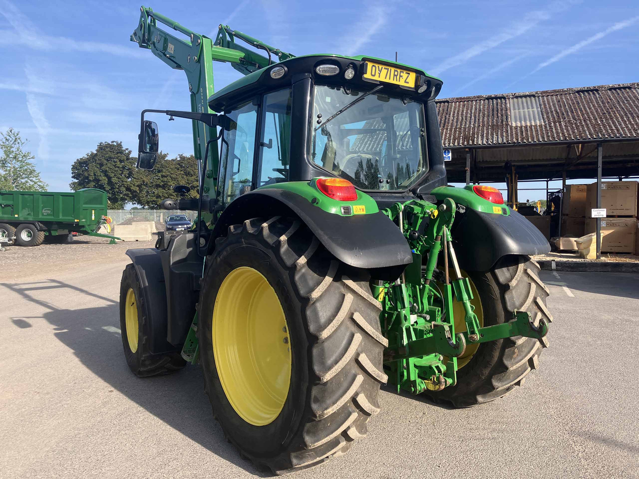 John Deere 6120M - Farm tractor: picture 3 John Deere 6120M - Farm tractor: picture 3