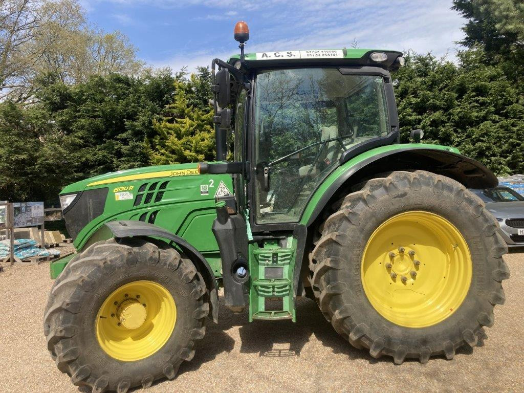 John Deere 6130R - Farm tractor: picture 3 John Deere 6130R - Farm tractor: picture 3