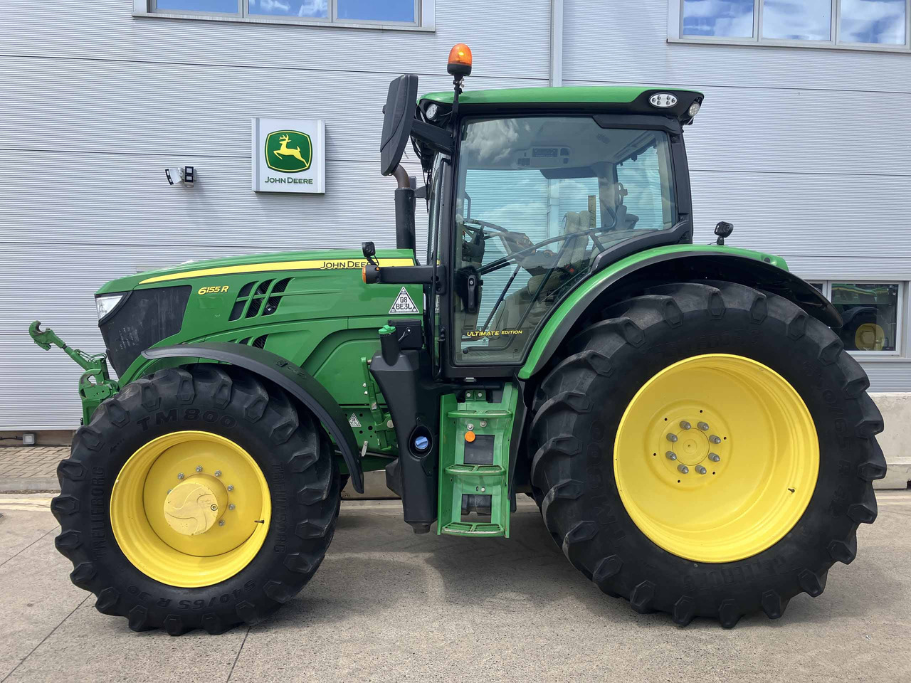 John Deere 6155R - Farm tractor: picture 2 John Deere 6155R - Farm tractor: picture 2