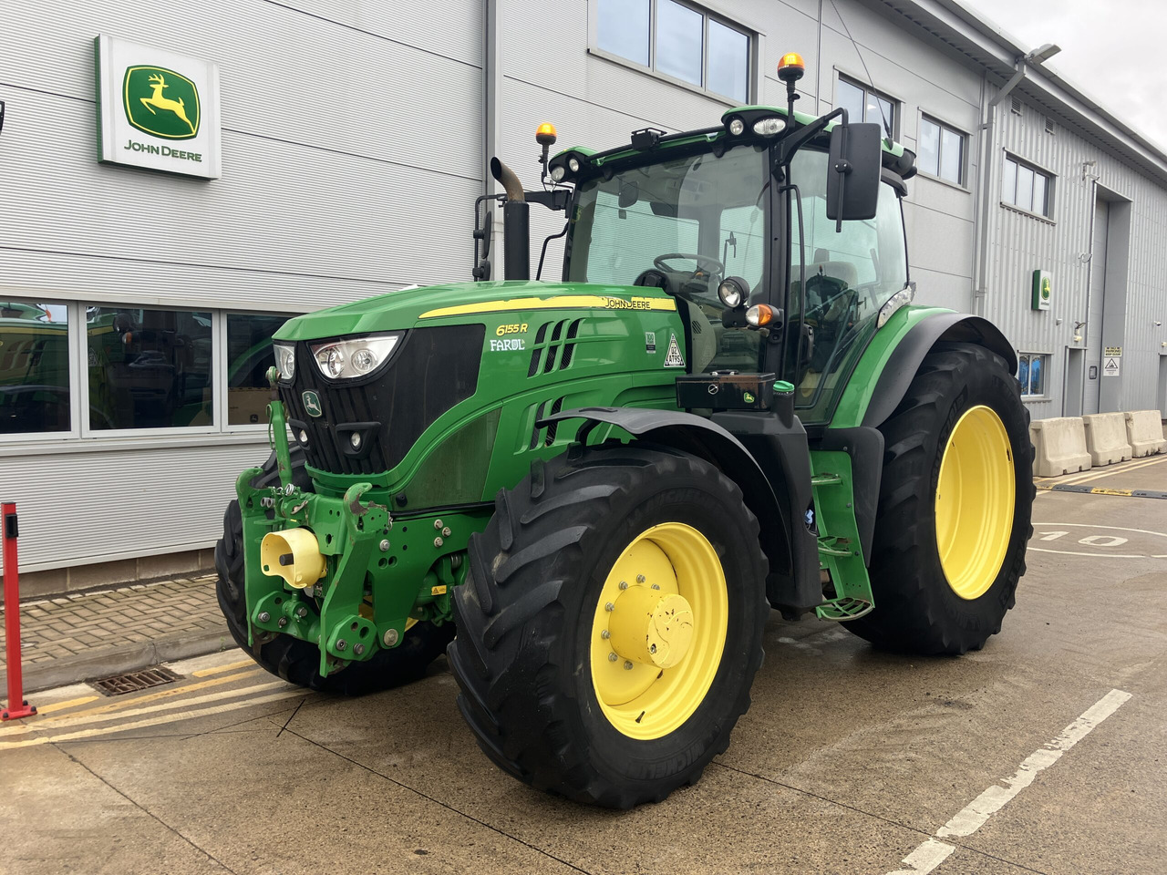 John Deere 6155R - Farm tractor: picture 1 John Deere 6155R - Farm tractor: picture 1