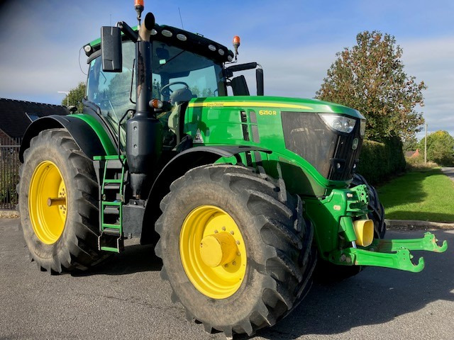 John Deere 6250R - Farm tractor: picture 1 John Deere 6250R - Farm tractor: picture 1