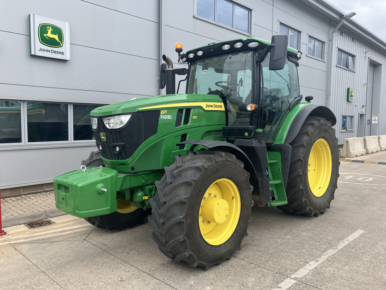 John Deere 6R 155 - Farm tractor: picture 1 John Deere 6R 155 - Farm tractor: picture 1