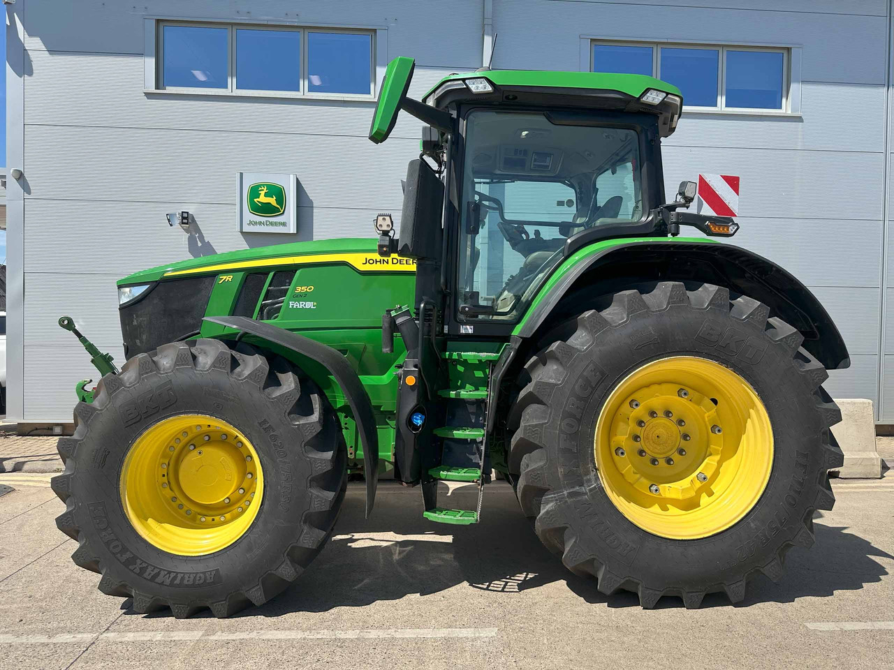 John Deere 7R 350 - Farm tractor: picture 3 John Deere 7R 350 - Farm tractor: picture 3
