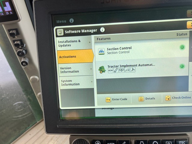 Farm tractor John Deere 8R 410: picture 8