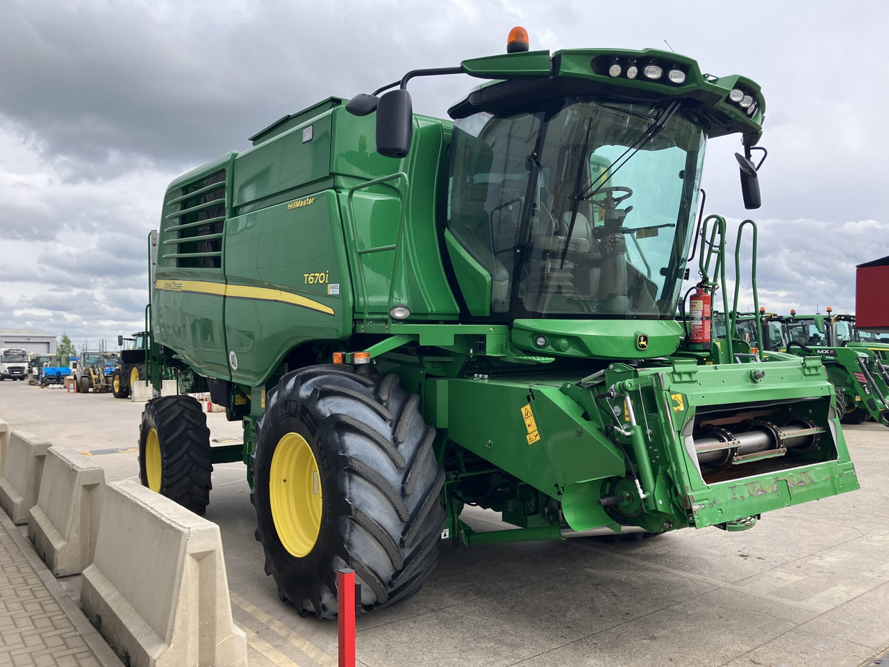 Combine harvester John Deere T670i HillMaster: picture 7