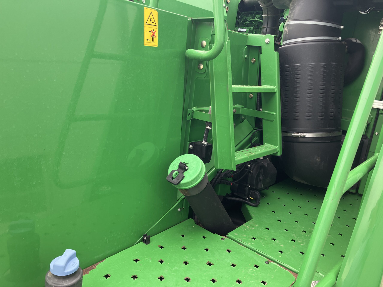 Combine harvester John Deere T670i HillMaster: picture 13