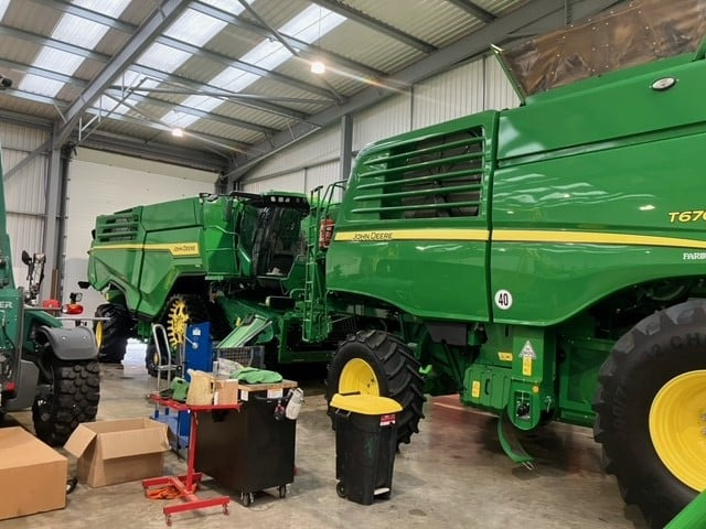 John Deere T670i - Combine harvester: picture 5 John Deere T670i - Combine harvester: picture 5