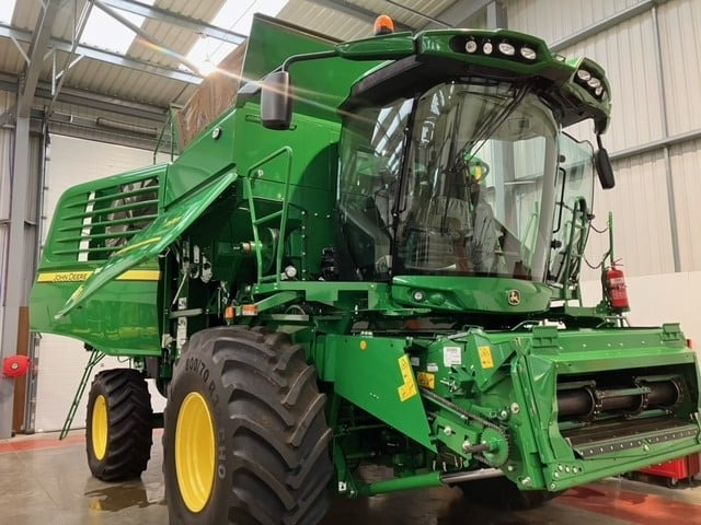 John Deere T670i - Combine harvester: picture 3 John Deere T670i - Combine harvester: picture 3