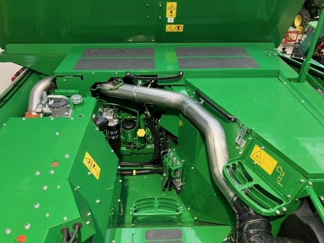 Combine harvester John Deere T670i: picture 10