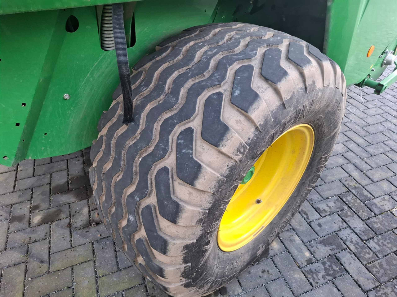 John Deere V451R - Hay and forage equipment: picture 5 John Deere V451R - Hay and forage equipment: picture 5