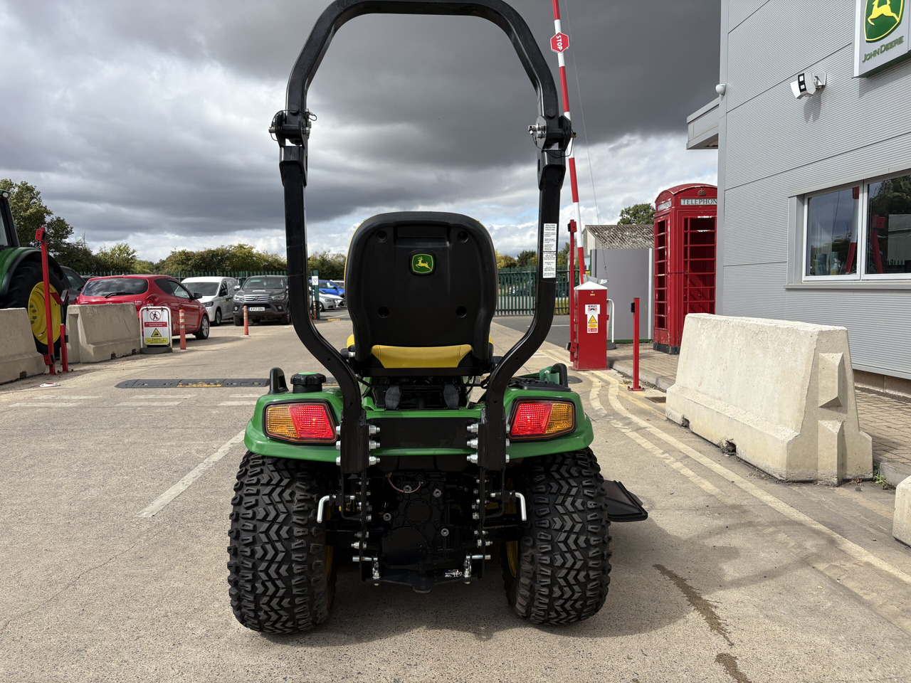 John Deere X948 Commercial Lawn Tractor - Garden mower: picture 4 John Deere X948 Commercial Lawn Tractor - Garden mower: picture 4