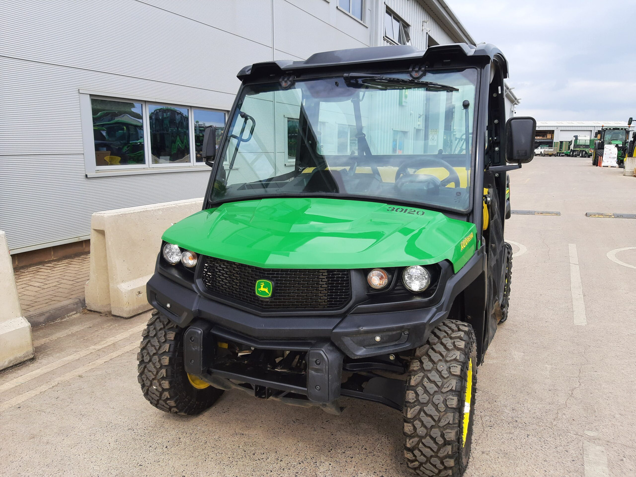 John Deere XUV865M Gator - Side-by-side/ ATV: picture 2 John Deere XUV865M Gator - Side-by-side/ ATV: picture 2