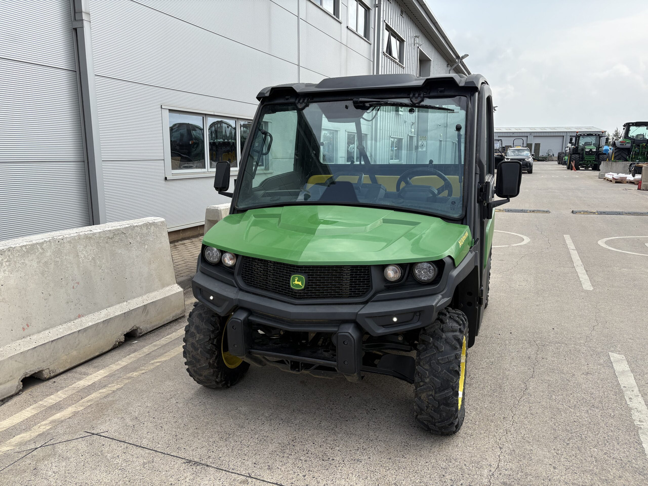 John Deere XUV865M Gator - Side-by-side/ ATV: picture 3 John Deere XUV865M Gator - Side-by-side/ ATV: picture 3