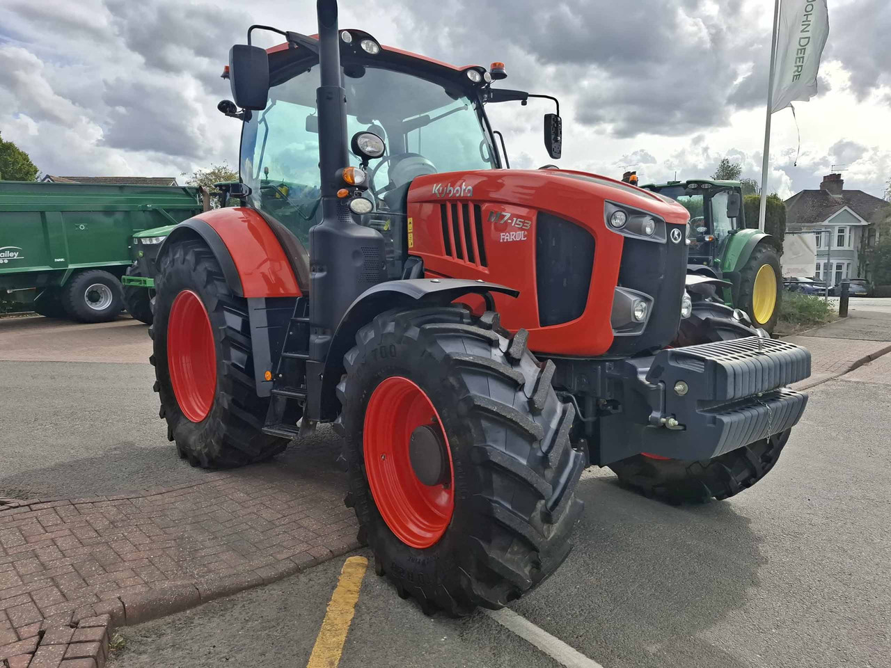 Kubota M7153 - Farm tractor: picture 4 Kubota M7153 - Farm tractor: picture 4