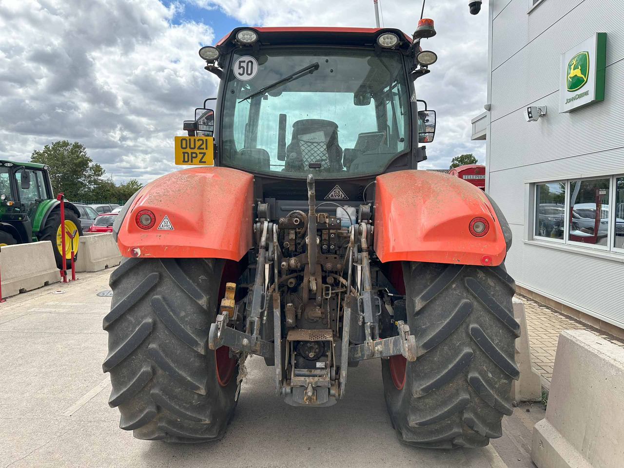 Kubota M7173 Premium KVT - Farm tractor: picture 3 Kubota M7173 Premium KVT - Farm tractor: picture 3