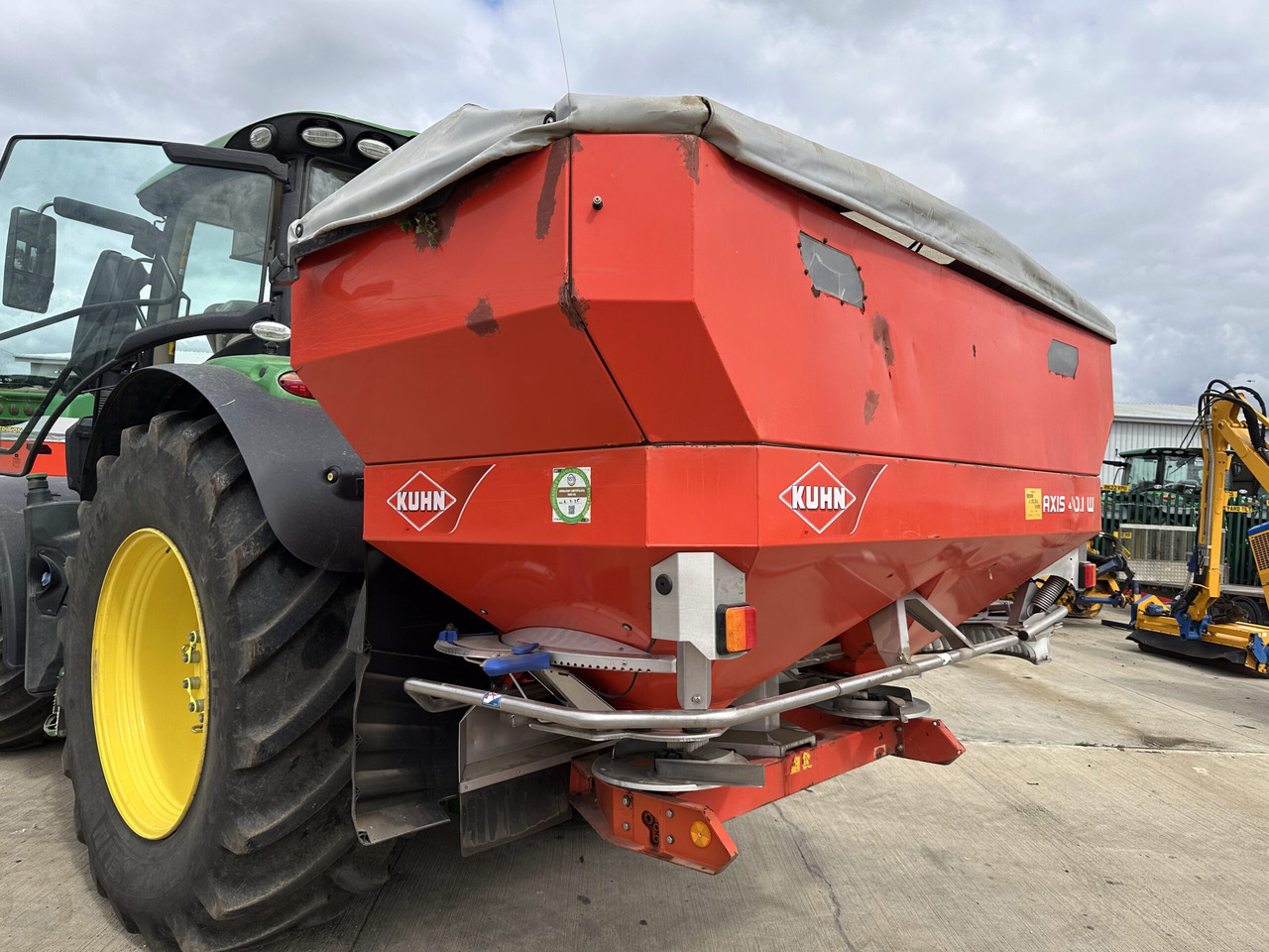 Kuhn Axis 40.1W - Fertilizer spreader: picture 1 Kuhn Axis 40.1W - Fertilizer spreader: picture 1