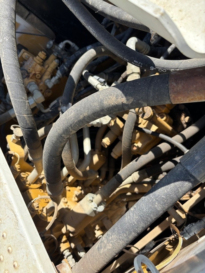 Crawler excavator CAT 320E: picture 18