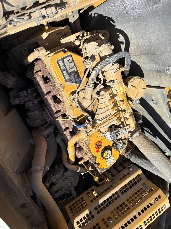 Crawler excavator CAT 320E: picture 19