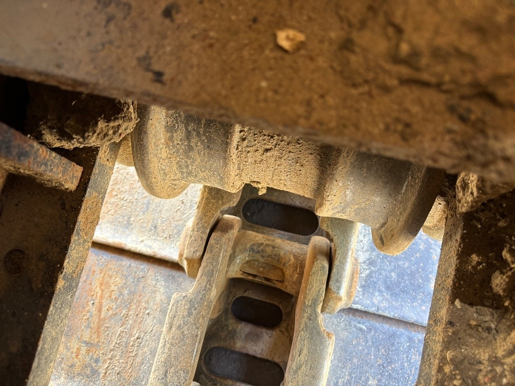 Crawler excavator CAT 320E: picture 14