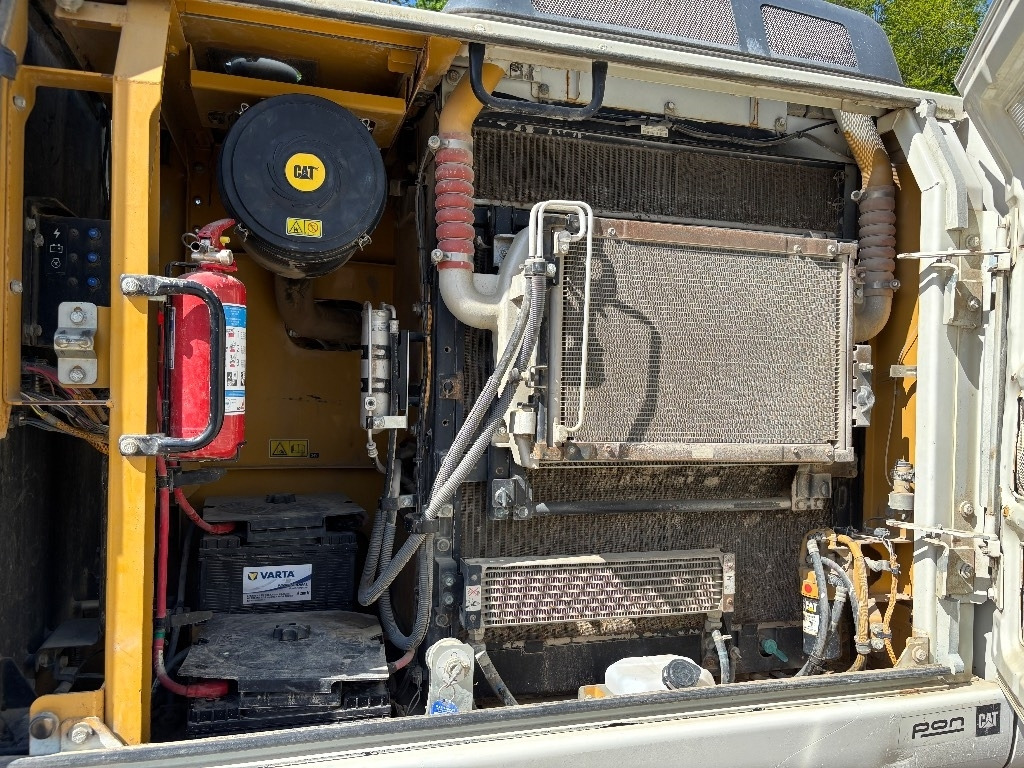 Crawler excavator CAT 320E: picture 16