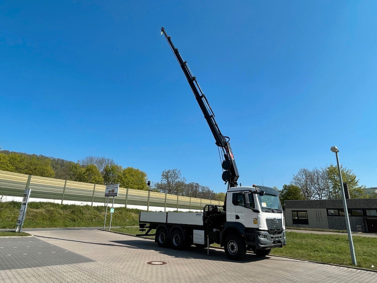 MAN TGS 33.440 6x4 HIAB 228-6 - Crane truck: picture 2 MAN TGS 33.440 6x4 HIAB 228-6 - Crane truck: picture 2