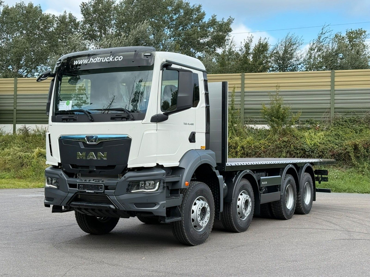 MAN TGS 41.400 BB 8X4 - Dropside/ Flatbed truck: picture 2 MAN TGS 41.400 BB 8X4 - Dropside/ Flatbed truck: picture 2