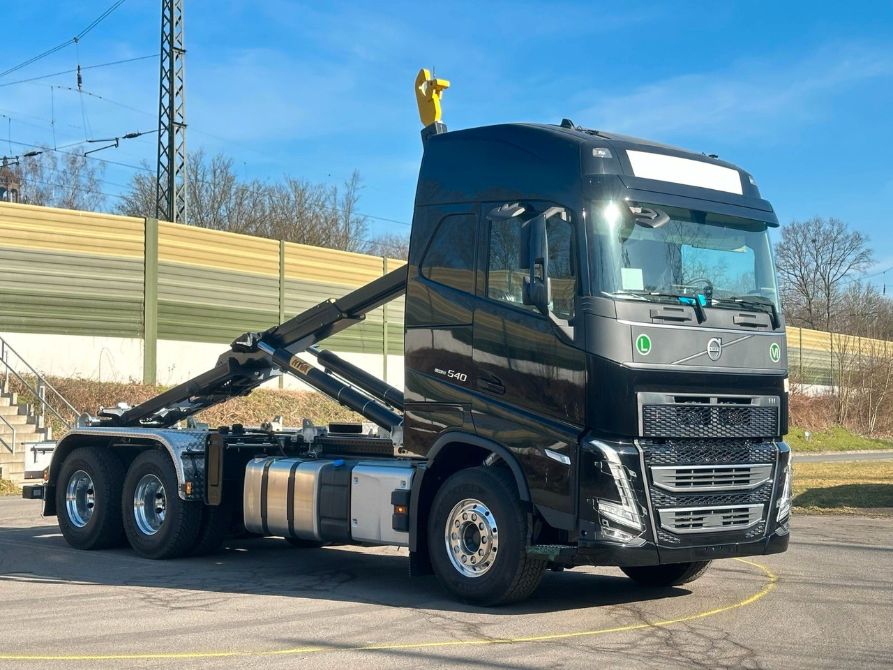 Volvo FH 540 6x4 Abrollkipper Hyva 20-60 - Hook lift truck, Crane truck: picture 1 Volvo FH 540 6x4 Abrollkipper Hyva 20-60 - Hook lift truck, Crane truck: picture 1