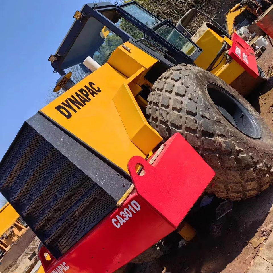 Fast Shipping Superior Quality Used Dynapac CA301D Road Roller Used Vibratory Soil Compactors Strong Power Single Drum Roller - Compactor: picture 1 Fast Shipping Superior Quality Used Dynapac CA301D Road Roller Used Vibratory Soil Compactors Strong Power Single Drum Roller - Compactor: picture 1