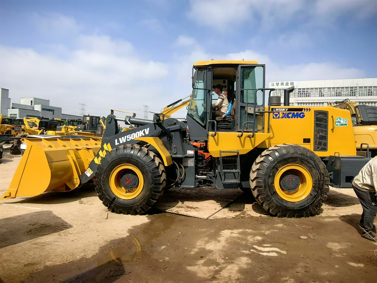XCMG LW500KV - Wheel loader: picture 1 XCMG LW500KV - Wheel loader: picture 1